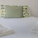 Guestready - Sisters' Sweet *